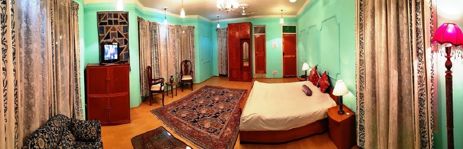 hotel near dal lake